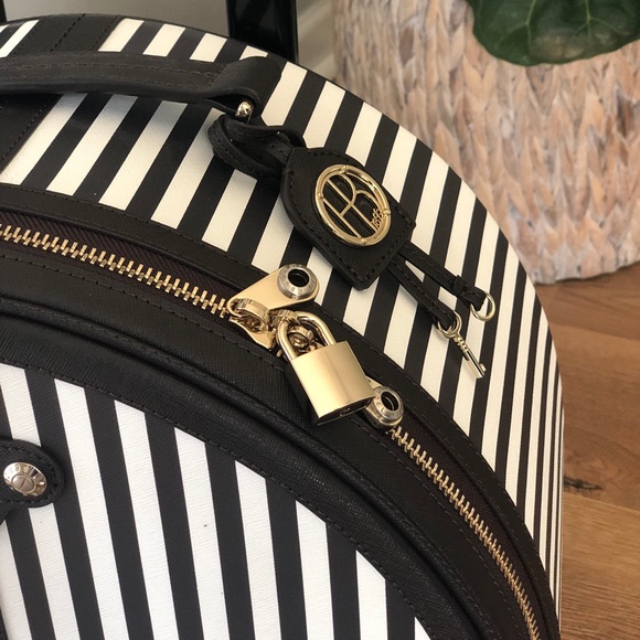 Henri Bendel Centennial Wheelie NWT - Picture 7 of 8